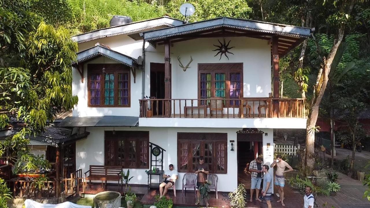 Villa25 Homestay Free Pick Up From The Centre Kandy Eksteriør billede